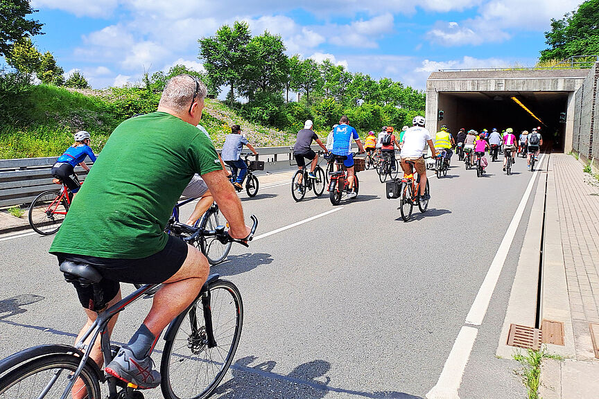 Einfahrt in den Tunnel der B 535 Einfahrt in den Tunnel der B 535