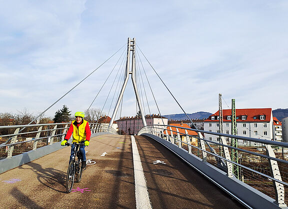 Brückenschlag über die Bahngleise: Da-Vinci-Brücke