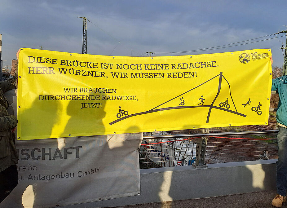 "Diese Brücke ist noch keine Radachse." "Diese Brücke ist noch keine Radachse."